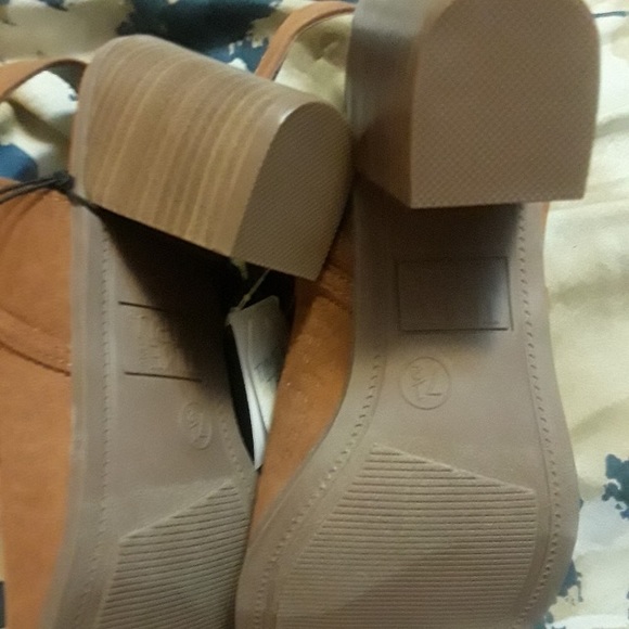 ❤️sold ❤️Adorable brown heels - Picture 3 of 4